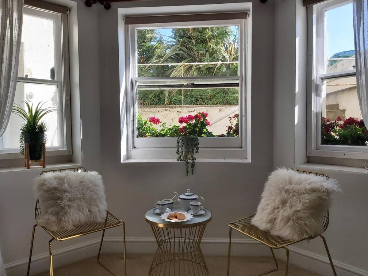 Apartment Seafront Private Garden & Free Parking Littlehampton