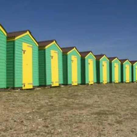 Seafront Apartment Private Garden & Free Parking Littlehampton Exterior photo