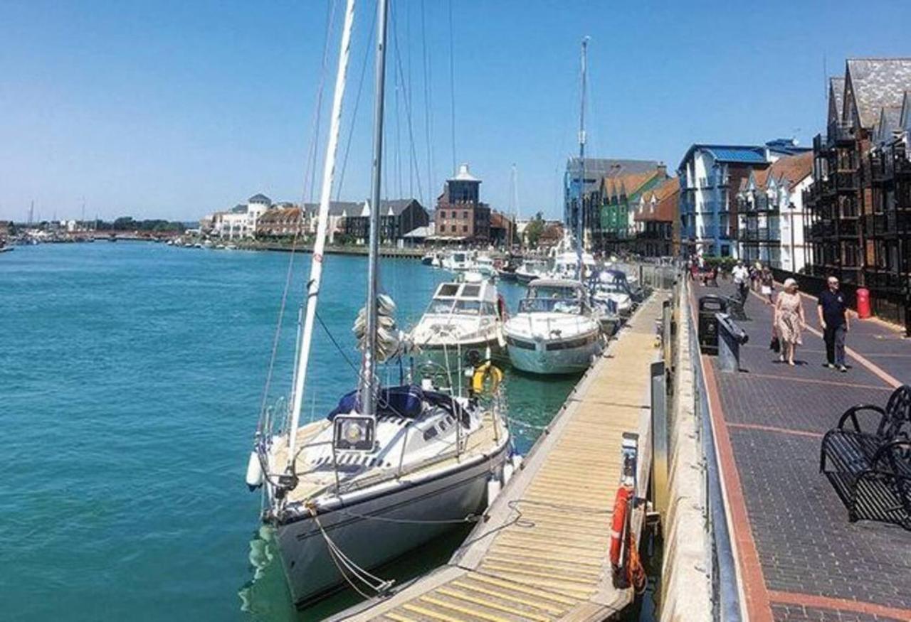 Apartment Seafront Private Garden & Free Parking