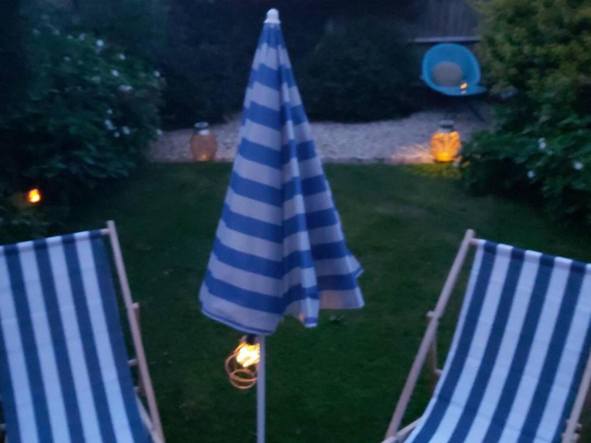 Seafront Private Garden & Free Parking Apartment *