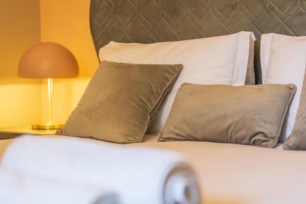Apartment Seafront Private Garden & Free Parking *