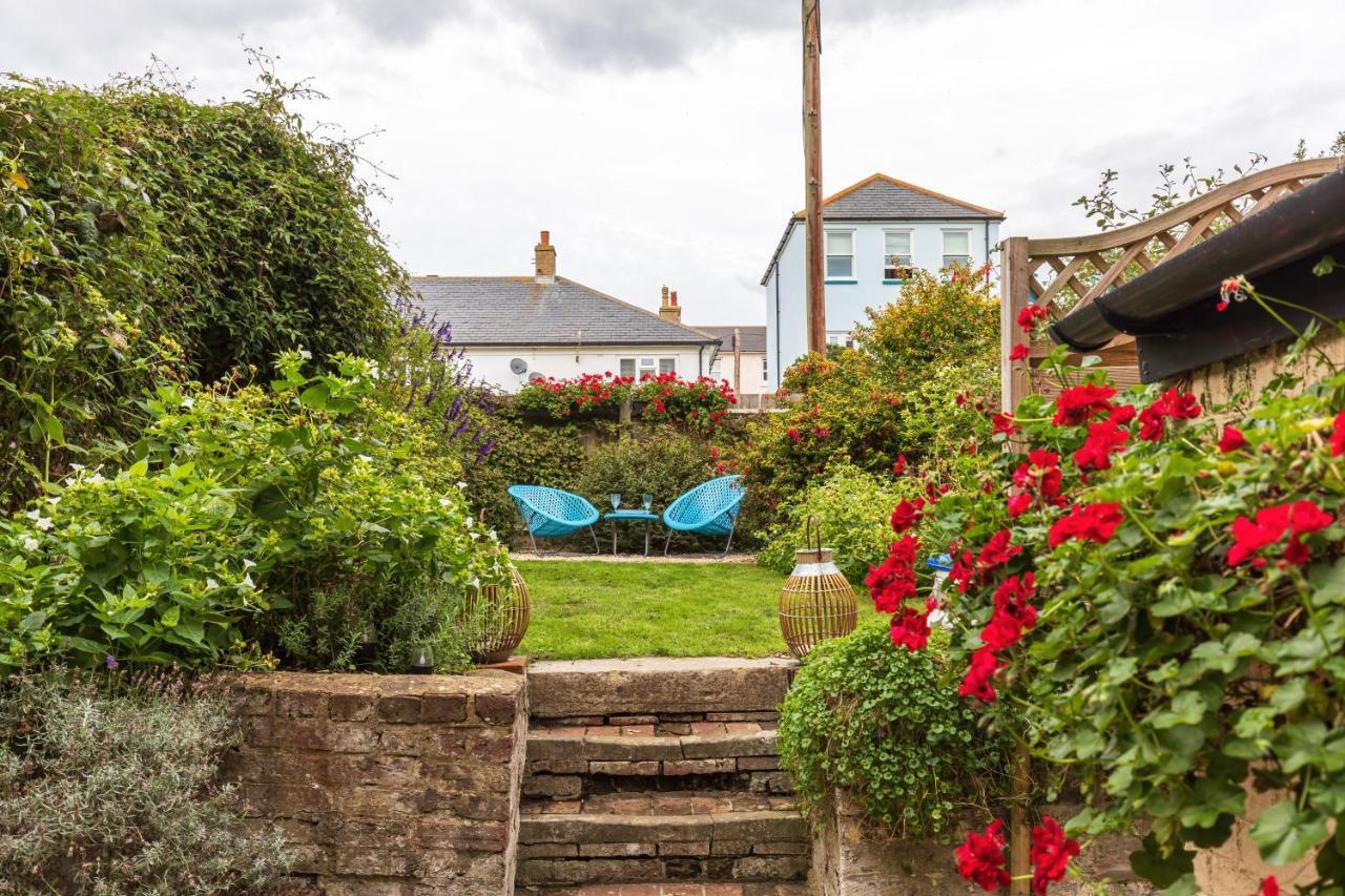 Seafront Private Garden & Free Parking *